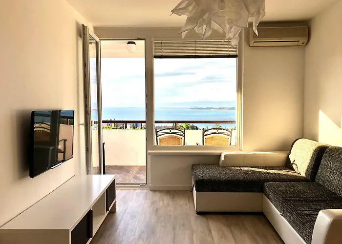 Seaview Apartment