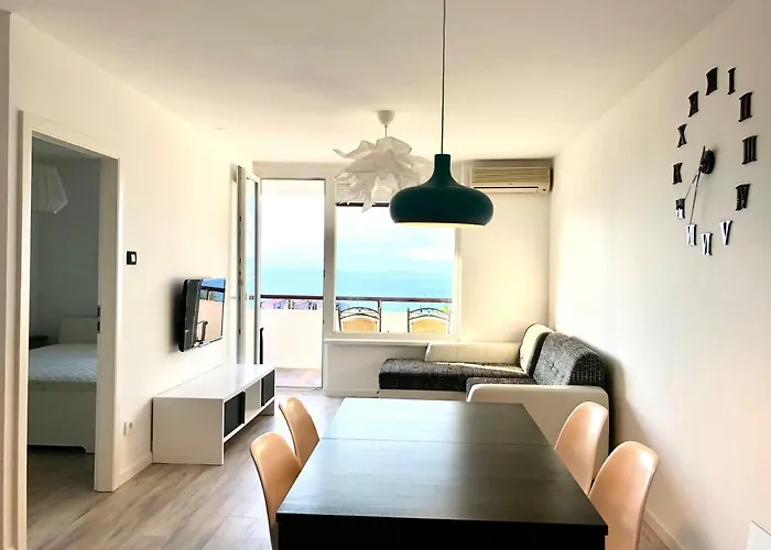 Seaview Apartment